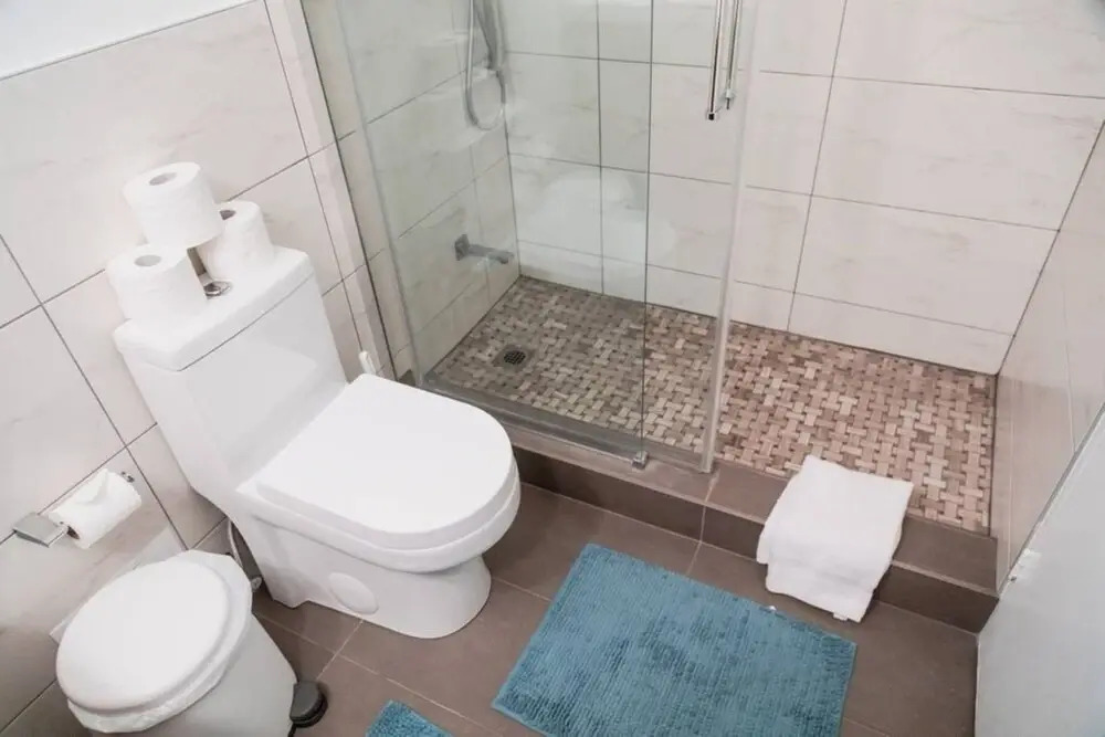 Spacious Family Condo In Swansea, Toronto