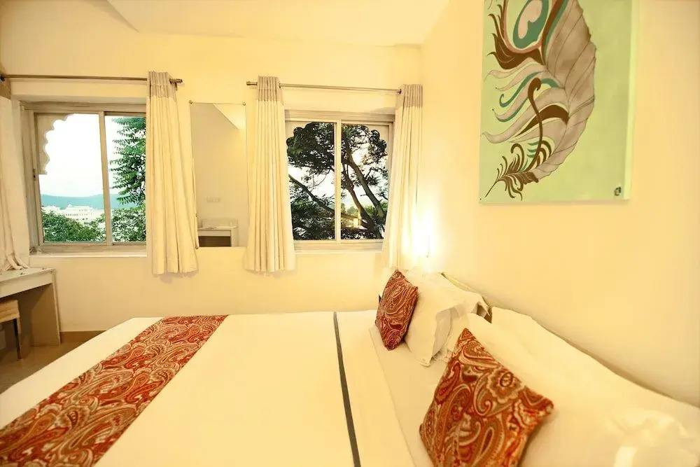 Hotel Casa by the lake