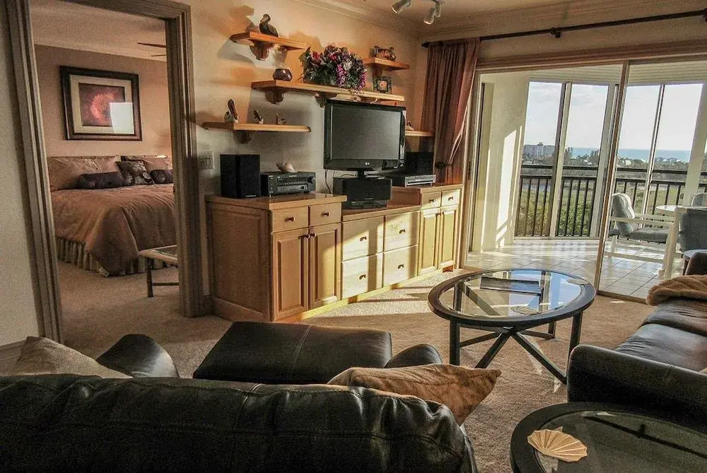 Harbour Pointe 1014 2 Bedrooms 2 Bathrooms Condo