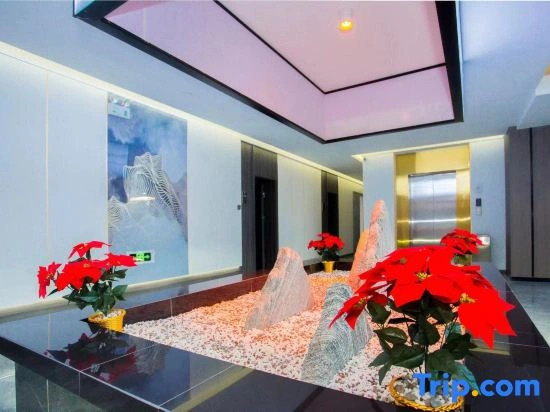 Qingfeng Xiaozhu Hotel