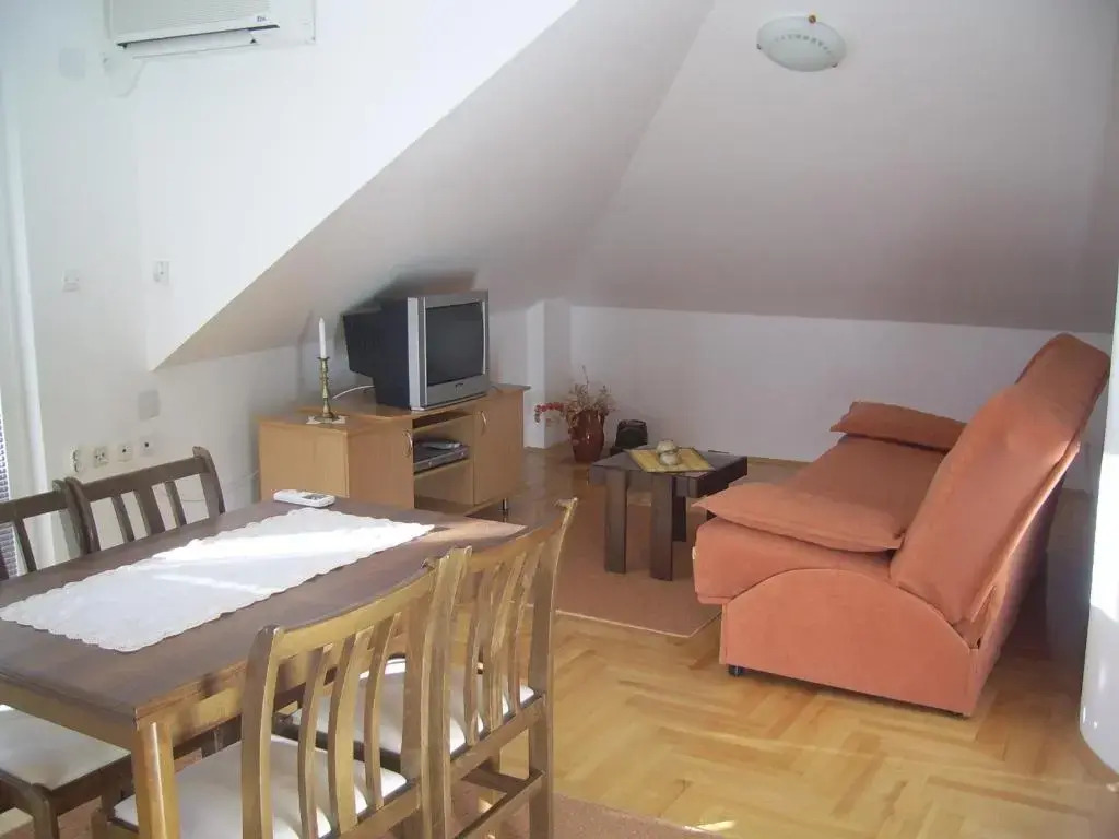Tedi & Kiki Apartment