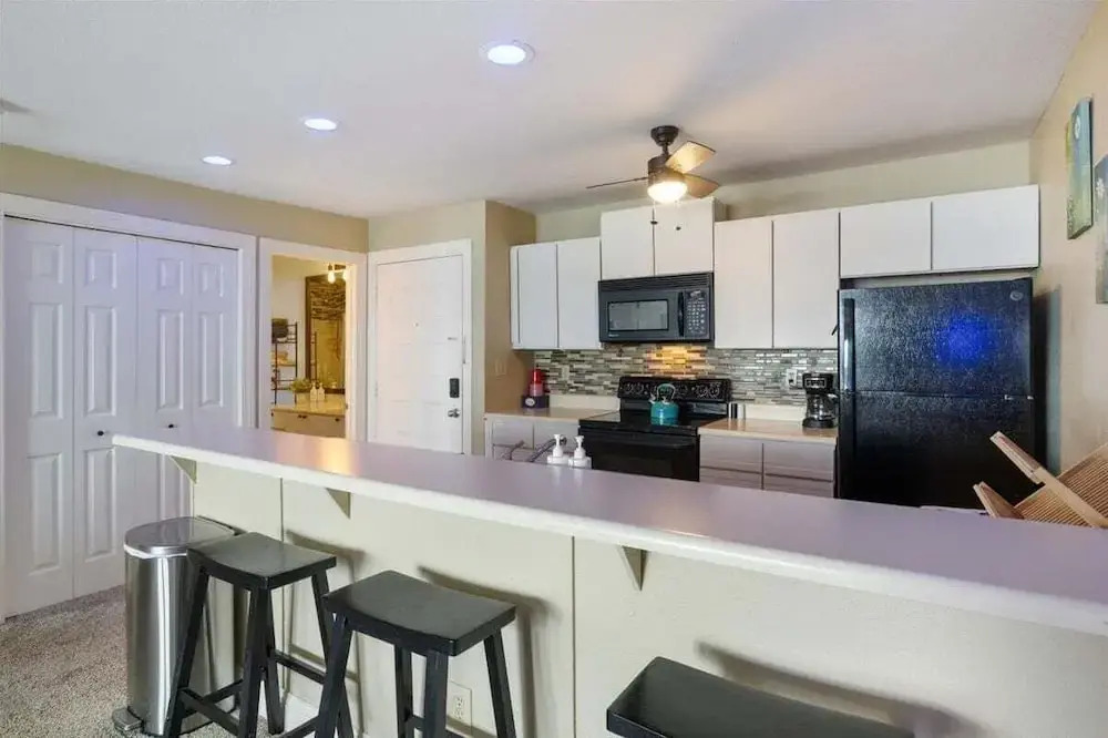 Cozy Pet-friendly Condo w/ Pool