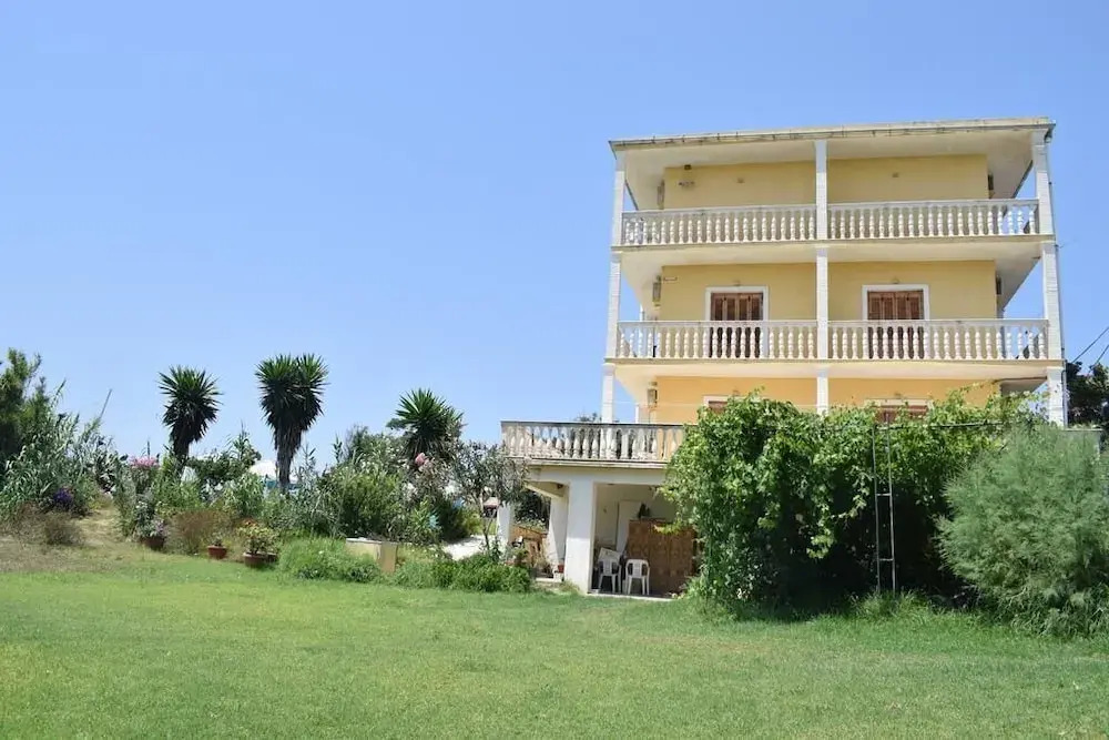 SUNSET BAY STUDIOS