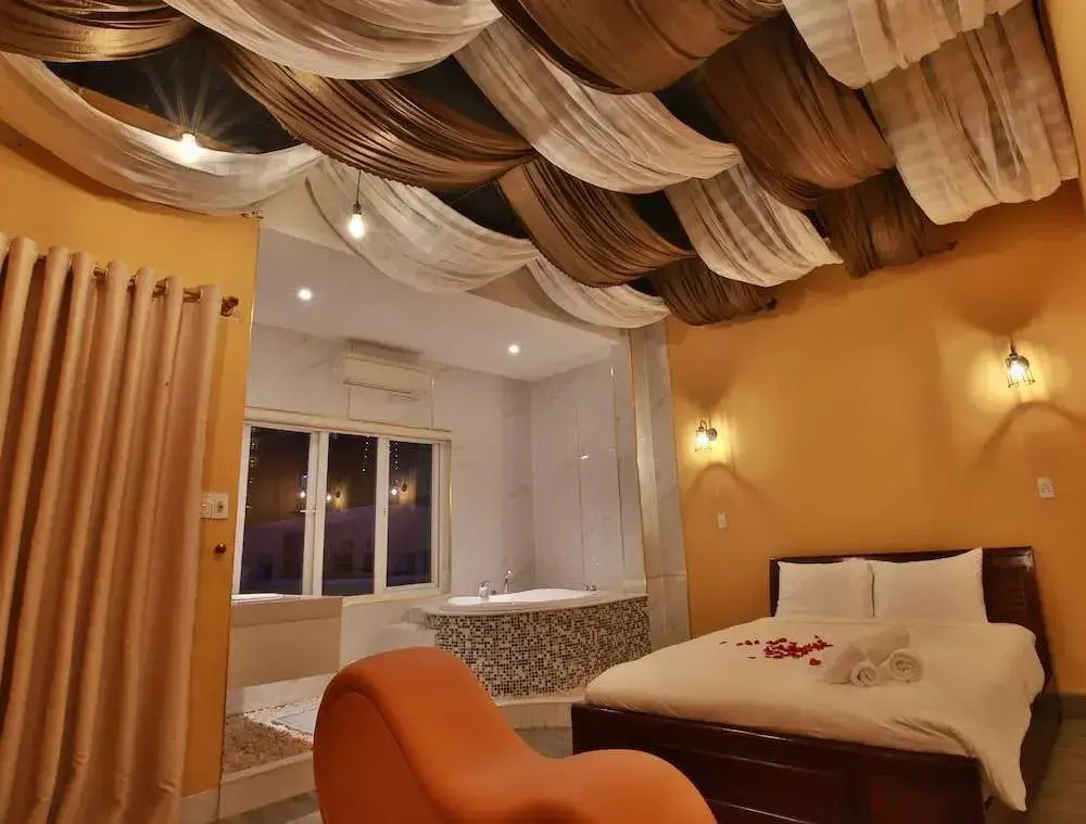 Lotus Hotel