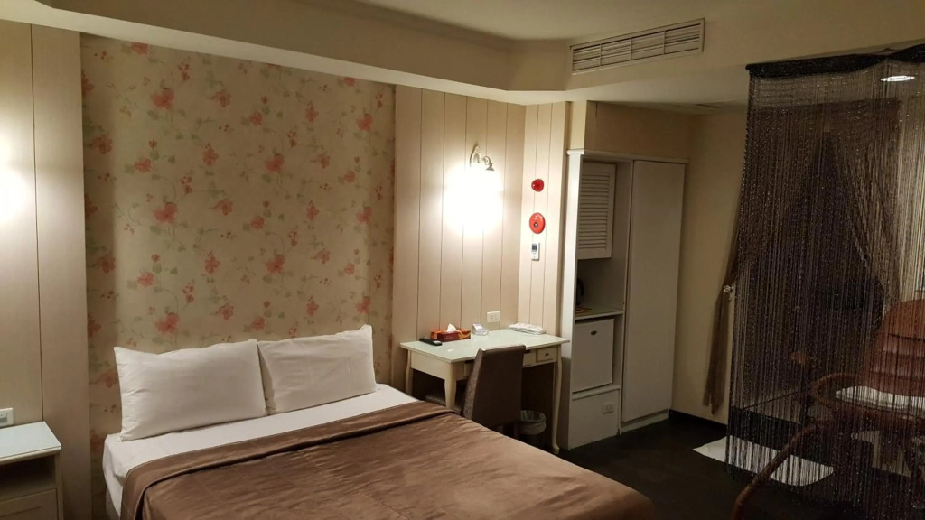 Windmill Fashion Hotel
