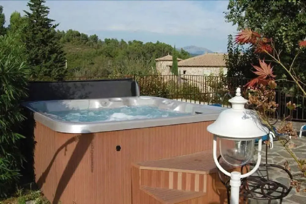 Bastide Provençale Les Mûriers dEngaspaty