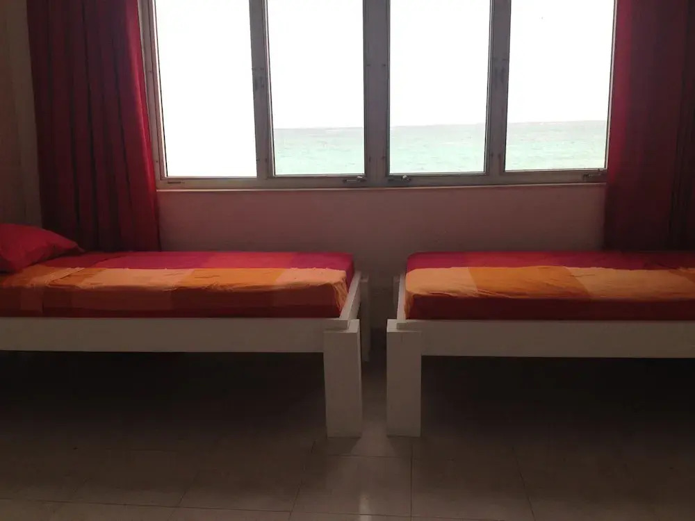 BahaSea Backpackers