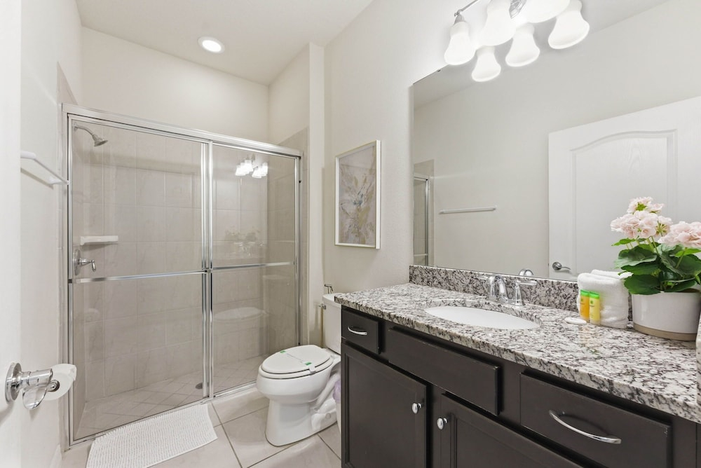 Cozy and Spacious 5BR With Pool Near Disney Parks