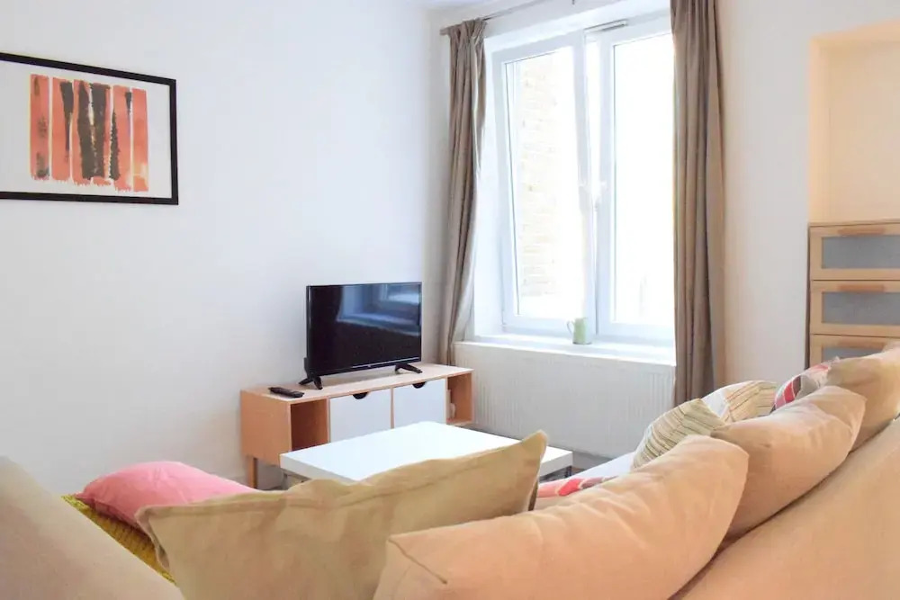 Stylish 3 Bedroom Apartment in Central Balham