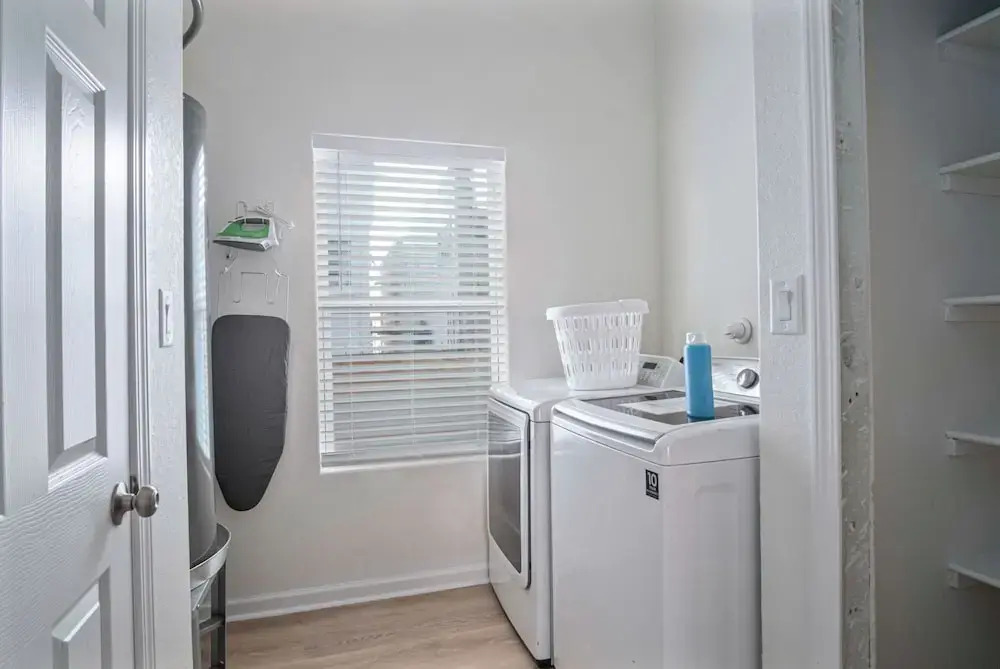 5br/3ba Minutes From the Action With Skyline Views