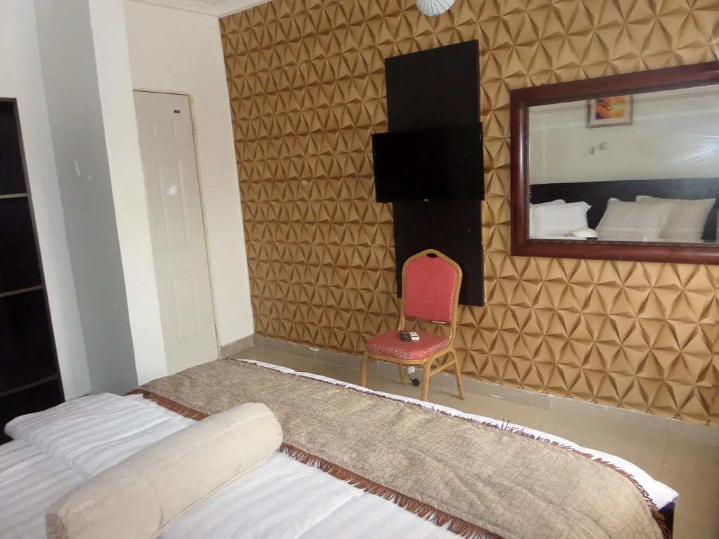 Silverland Hotel and Suites