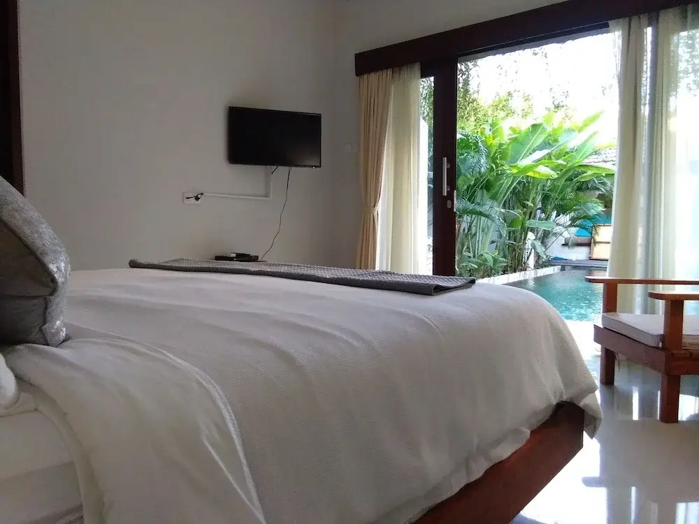 5 Bedrooms Legian and Seminyak Private Pool Villa