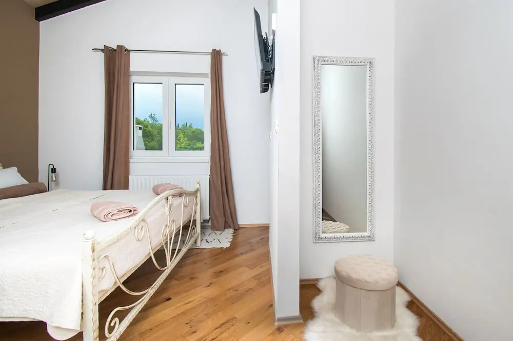 Villa Whitestone