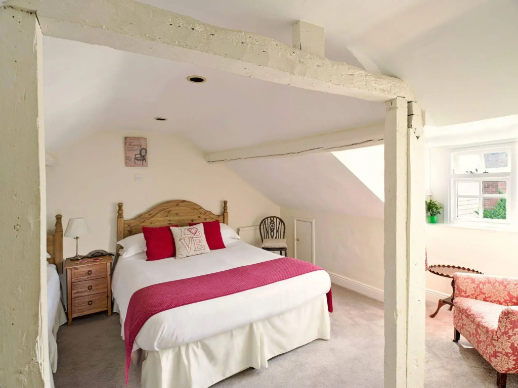 Ammonite Lodge