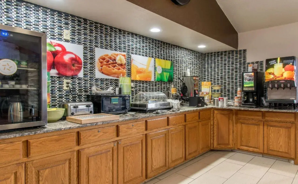 Lexington Inn and Suites