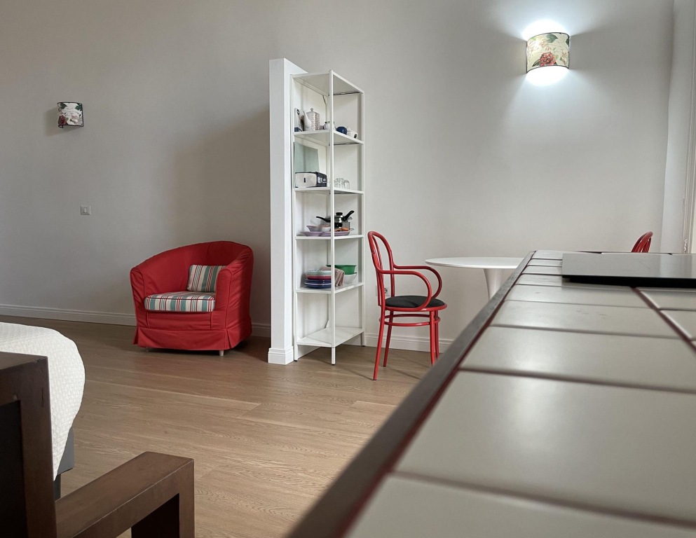 LA Romantique Apartments
