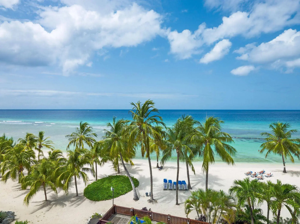 Coconut Court Beach Hotel