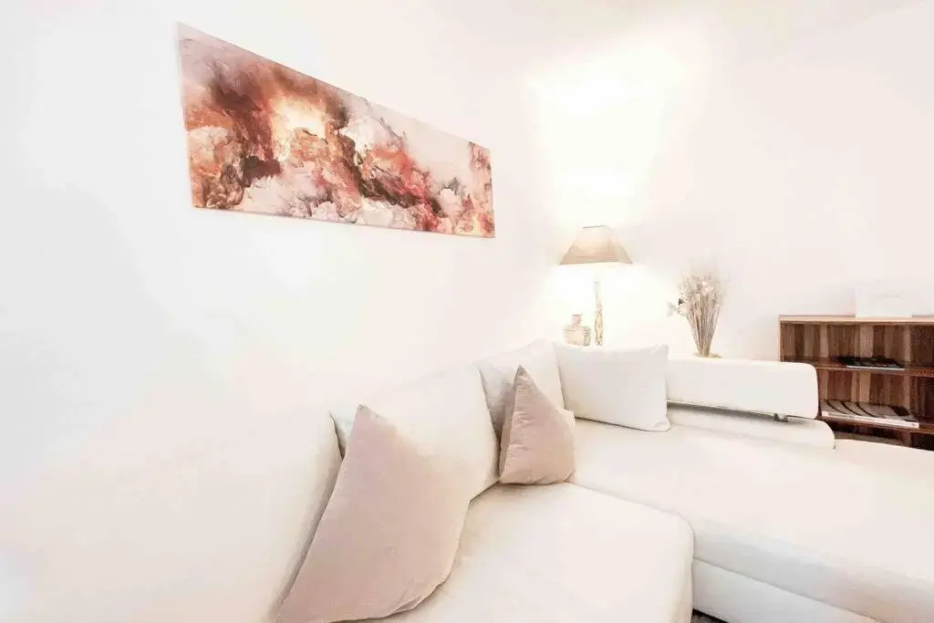 Luxury HOME CINEMA 2R Apt + Balcony / 65m²