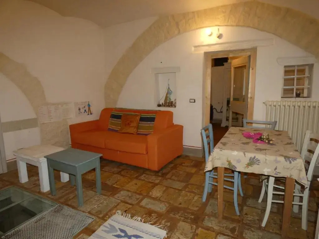 SCAPPO IN UMBRIA, nido cruxburgi