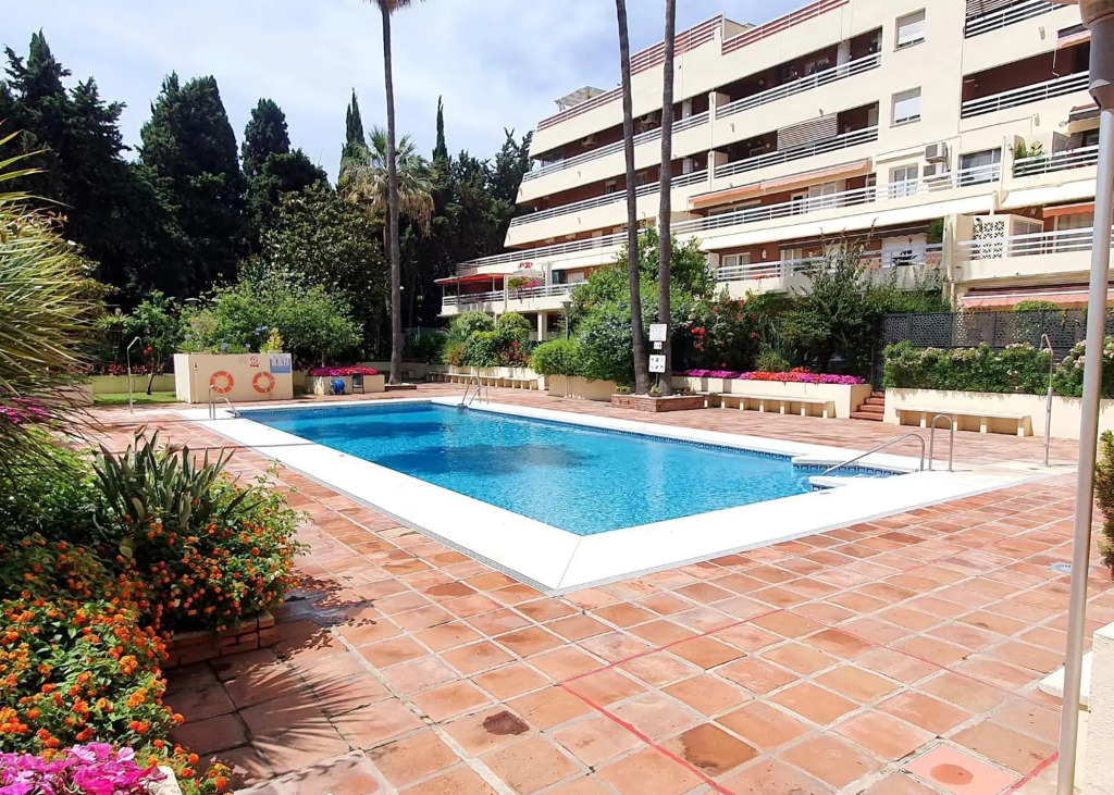 1 Bedroom Apartment Second Line Beach- Parque Marbella Building