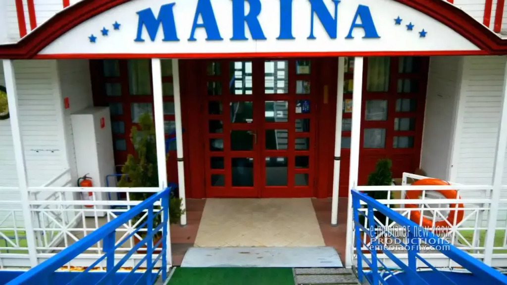 Botel Marina