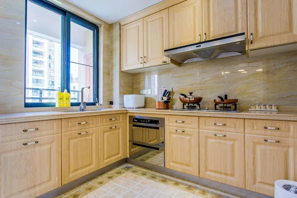 Locals Boutique Apartment Huafa Plaza 12