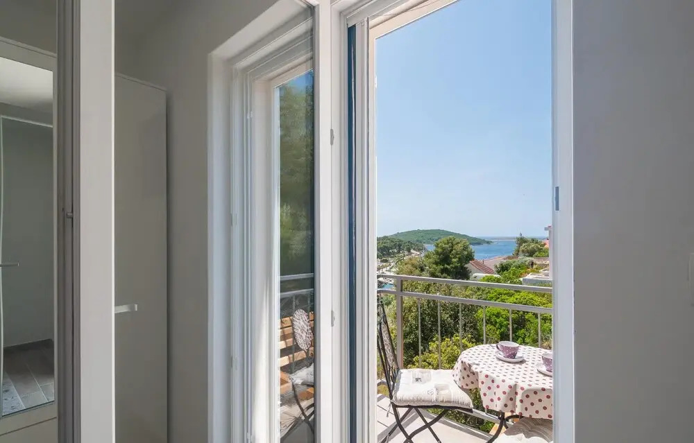 Gorgeous Home In Maslinica