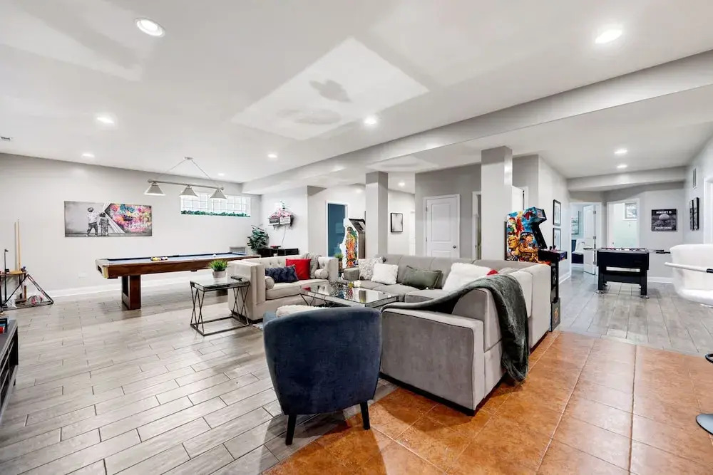 Spacious Luxury Retreat 8 Bed Oasis With 6 Baths