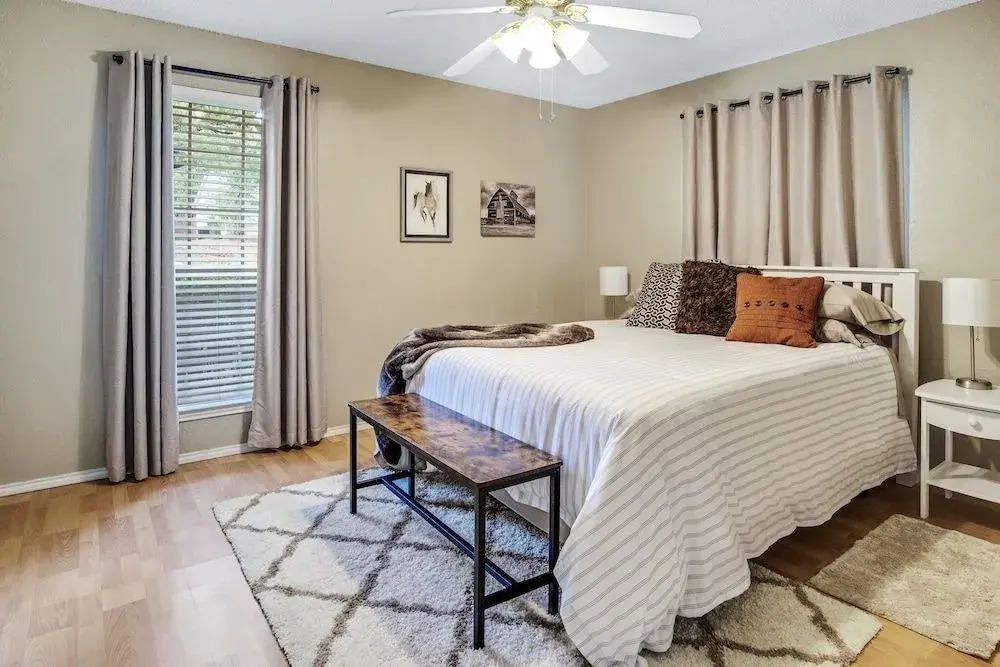 Cozy 3br Kid & Dog Friendly Home In Central Location! 3 Bedroom Home by RedAwning