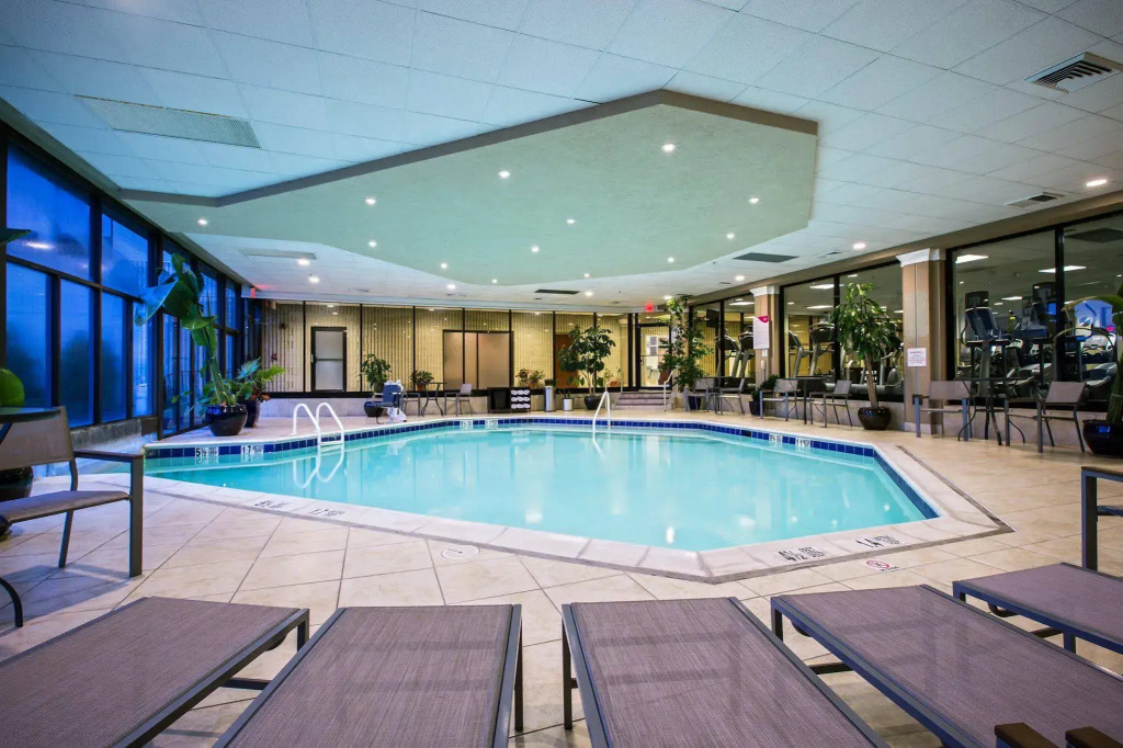 Crowne Plaza Newark Airport by IHG