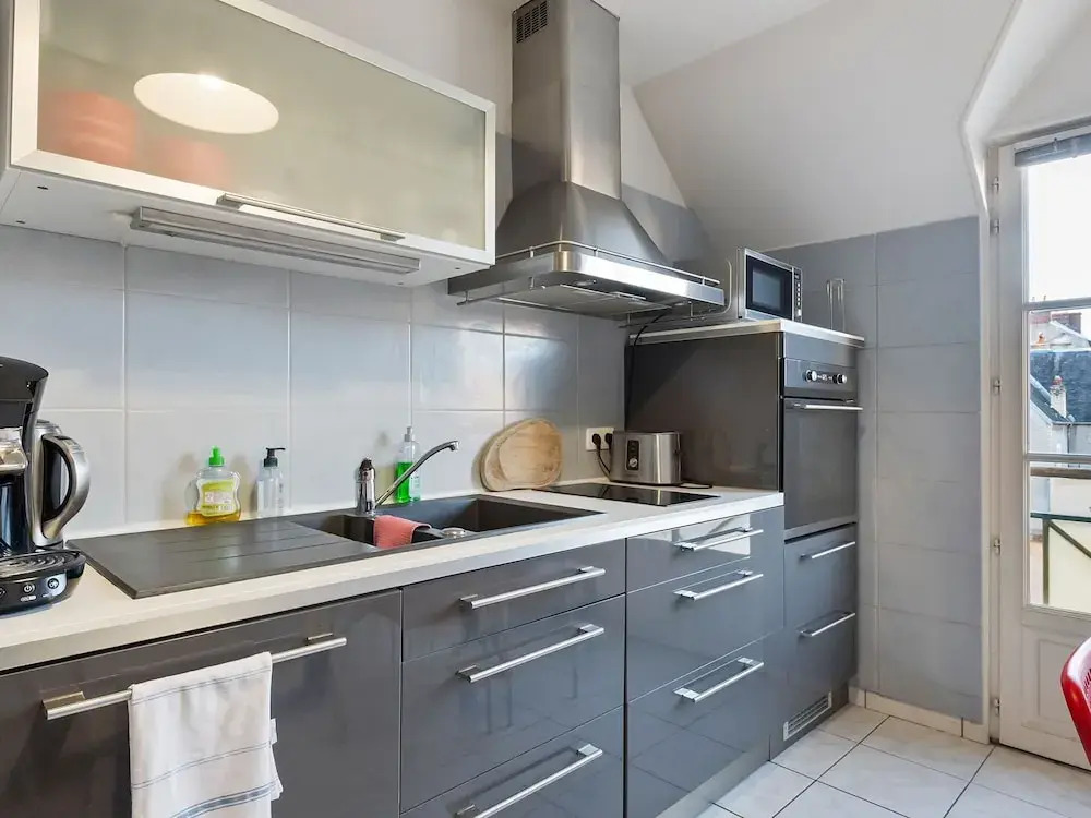 Modern & Spacious Apartment in Downtown Bayeux