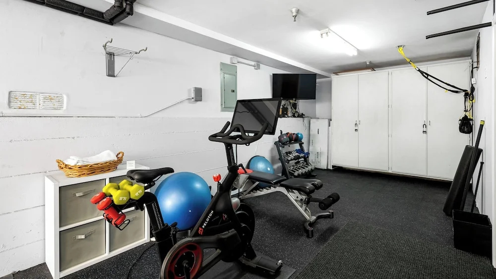 Walk to Manhattan Beach Pier, Ocean Views, Balcony, & Peloton Casa Del Mar by Avantstay