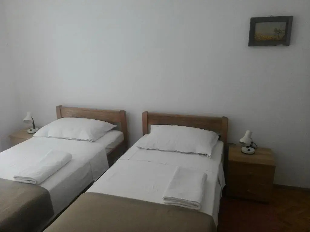 Apartments Prisnac