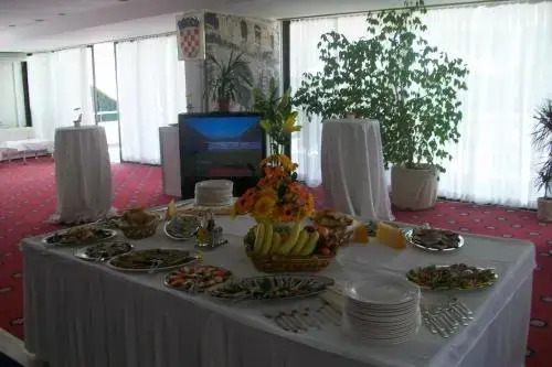 Hotel Consul