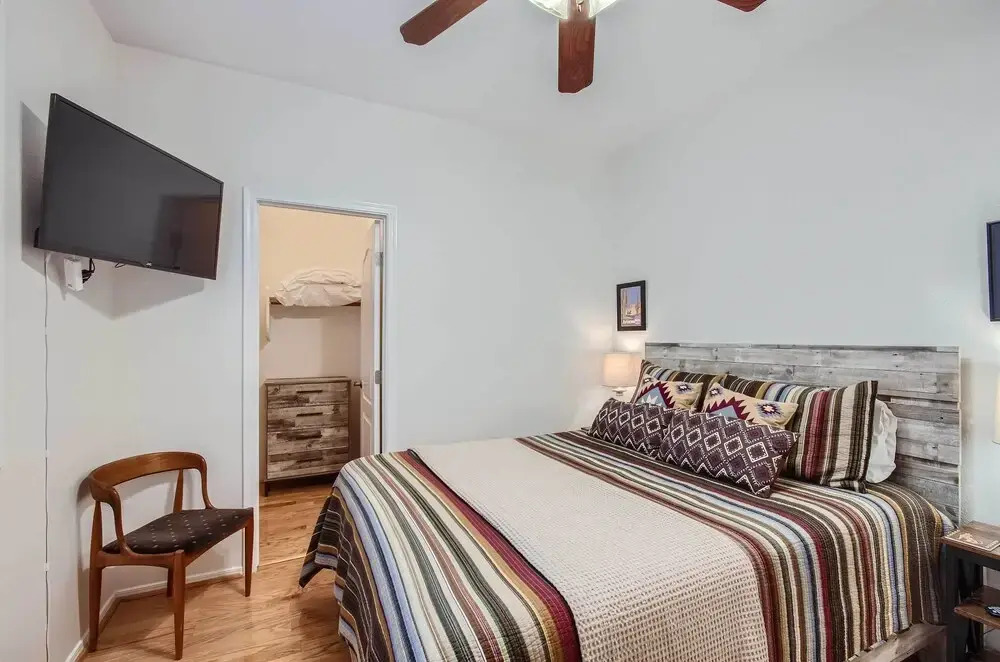 Pool Table + Bar! Family-Friendly Phoenix Retreat