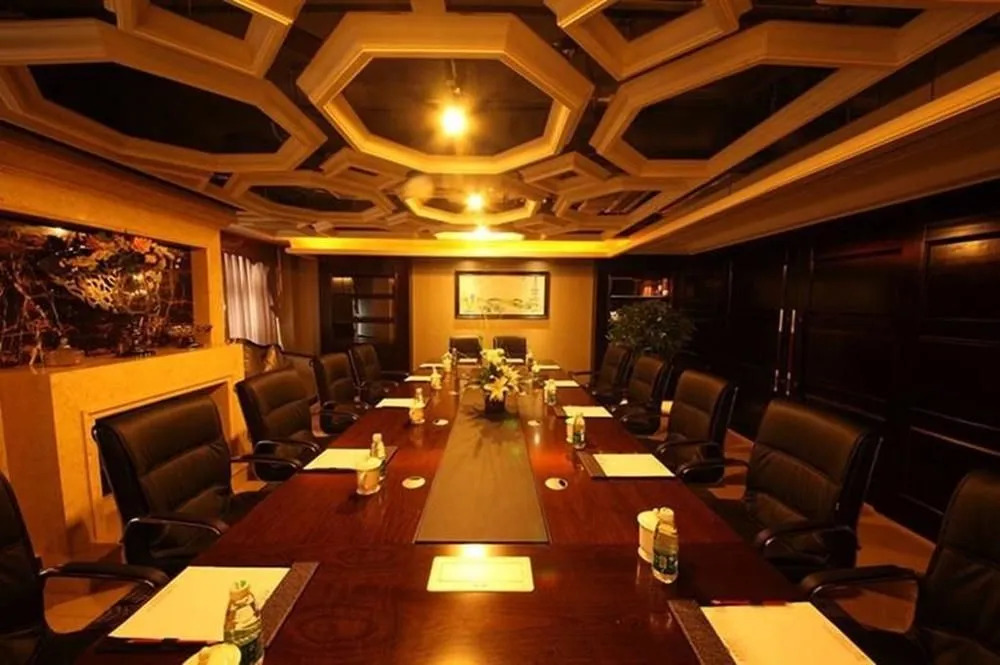 Chengdu Cannes Holiday Inn Hotel