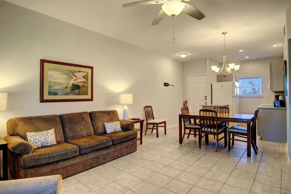 Turtle's Pace Siv5 2 Bedrooms 2 Bathrooms Condo
