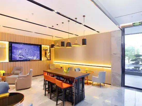Echarm Hotel (Hechi Yizhou Municipal Center Plaza)
