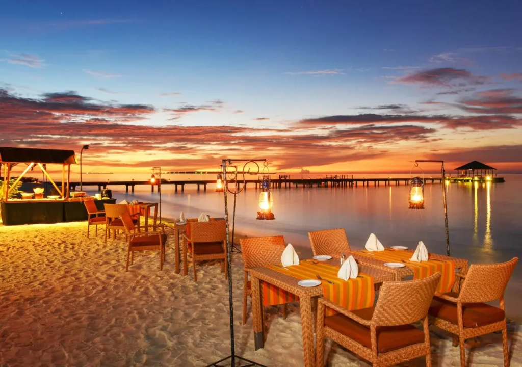 Курорт Adaaran Prestige Water Villas - with Dine around Premium All inclusive - 24 hours   45 Minutes from Male by Seaplane