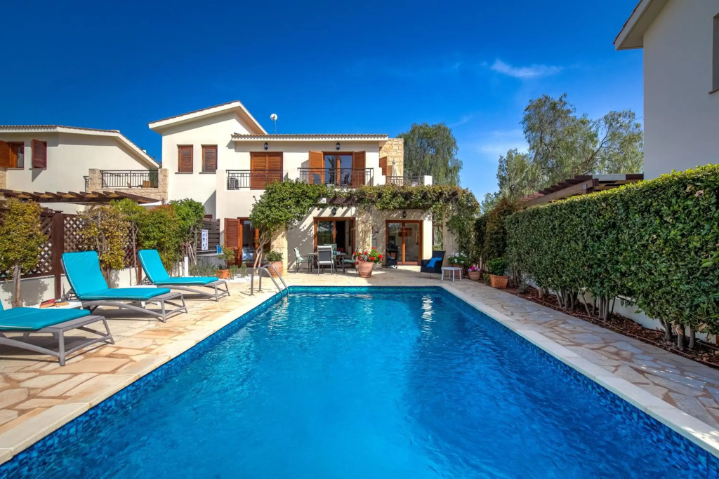 2 bedroom Villa Loukia with private pool and gardens, Aphrodite Hills Resort
