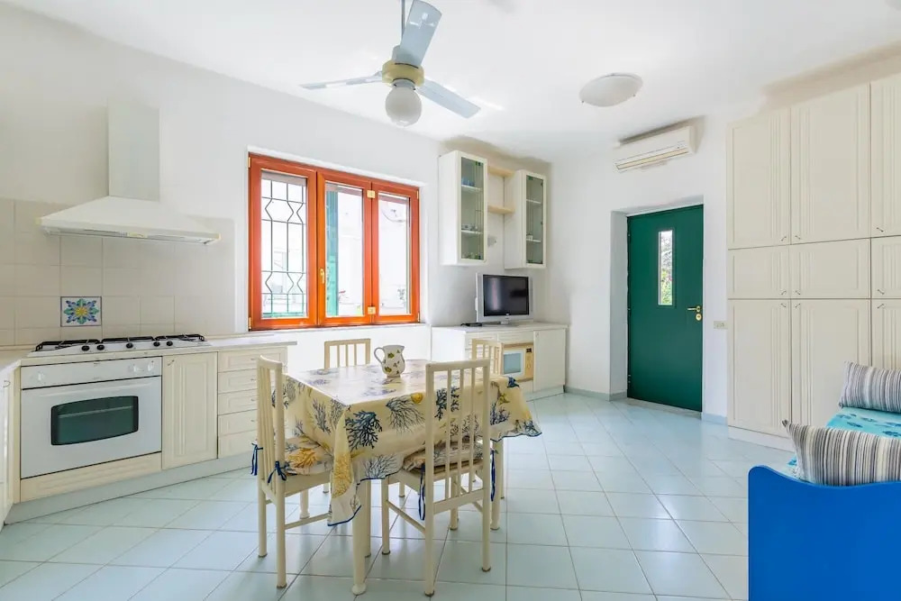 Friendly Family Apartment at Ischia