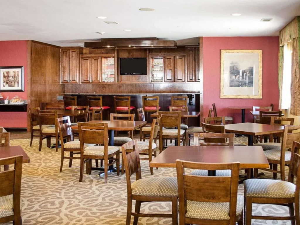 Comfort Suites