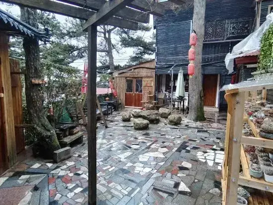 Lushan Yunzhongju Hostel