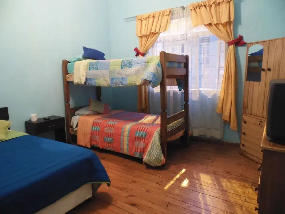 Hostal Tricontinental