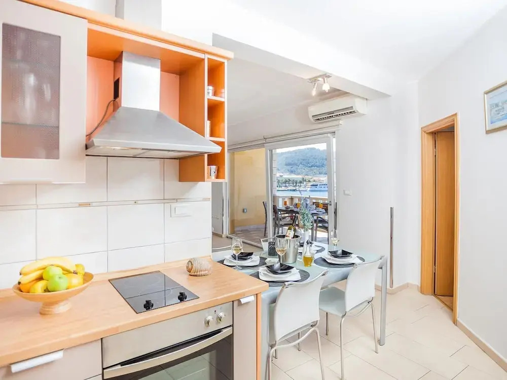 Captivating Apartment in Vela Luka With Balcony