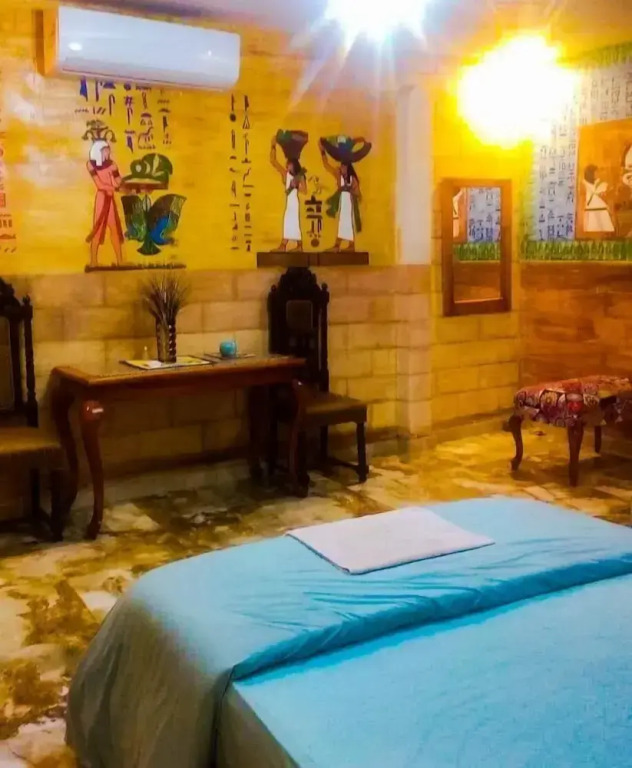 Kemet Pyramids INN