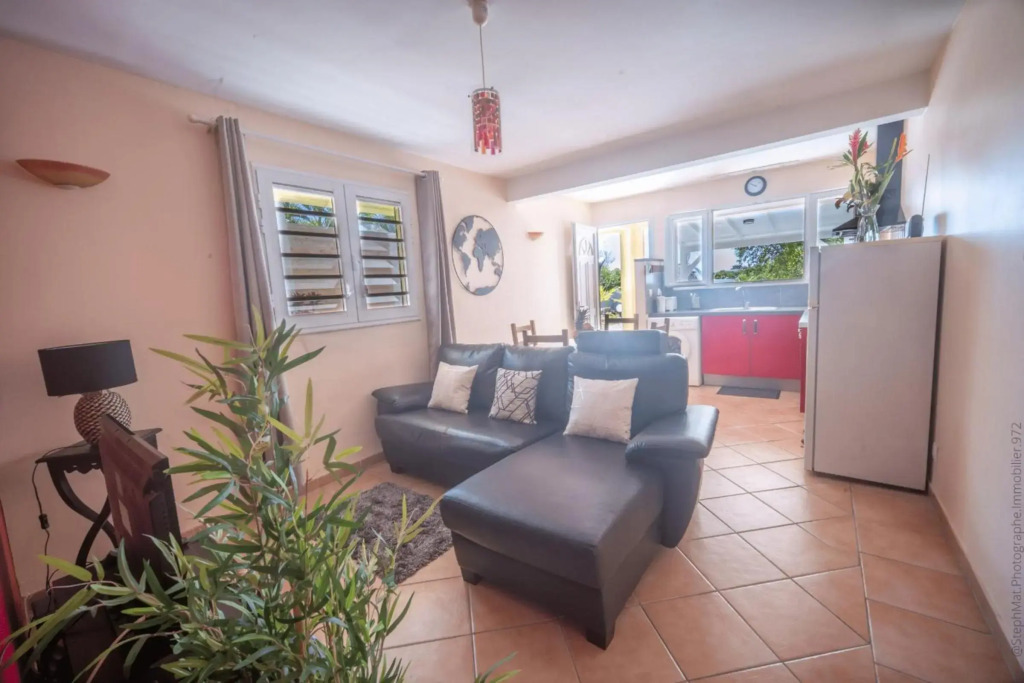 972A - Magnifique rez-de-chaussée avec piscine privative
