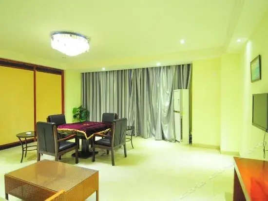 Golden Bay Hotel