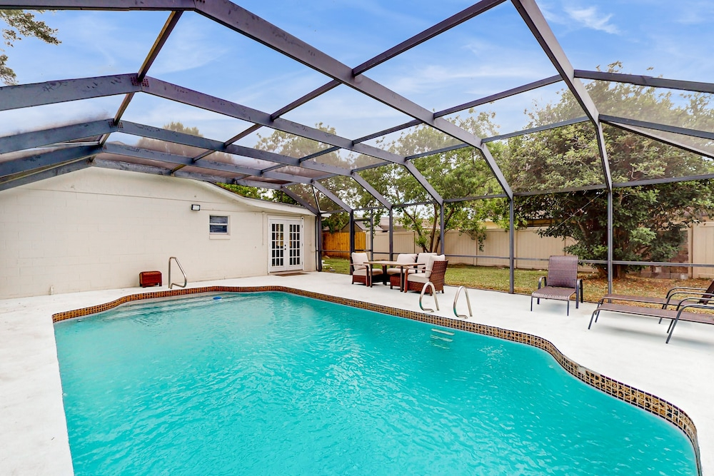 Single-story House With Private Pool, Alfresco Dining, & Lanai - Dog-friendly
