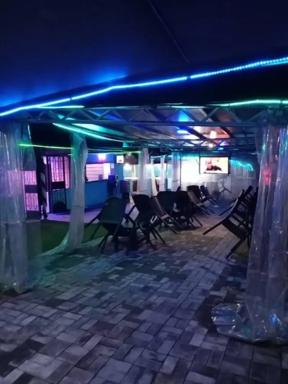 Top Nosh Lounge and Bar